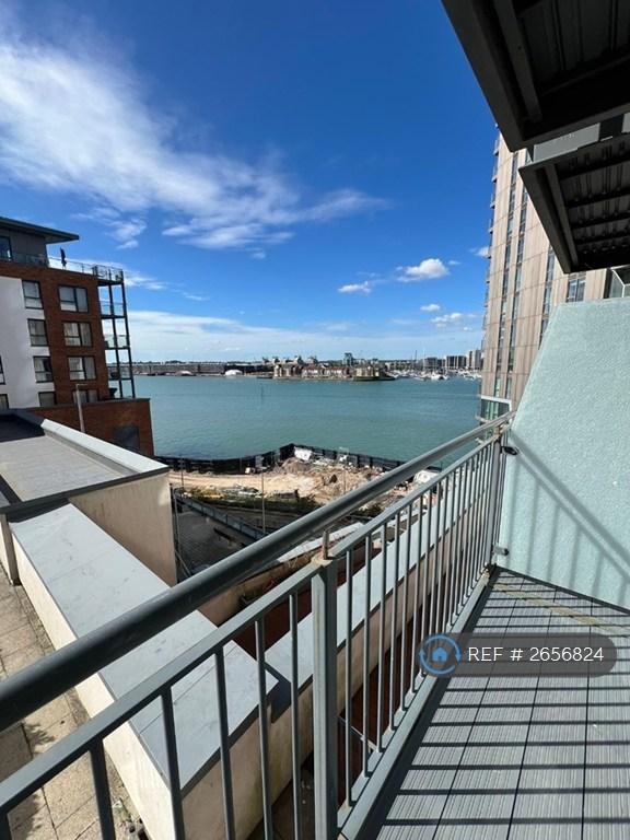 image for 2 bedroom flat in Centenary Plaza, Southampton, SO19 (2 bed) (#2656824)