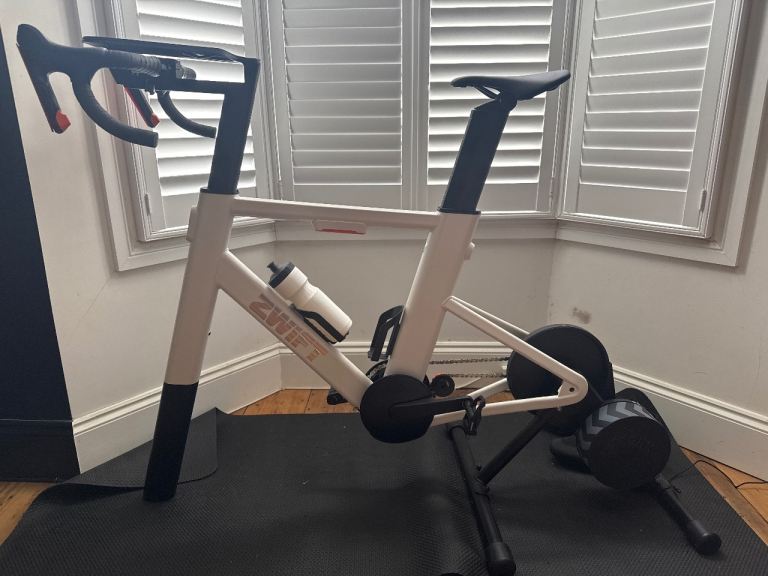 ZWIFT RIDE WITH KICKR CORE 2