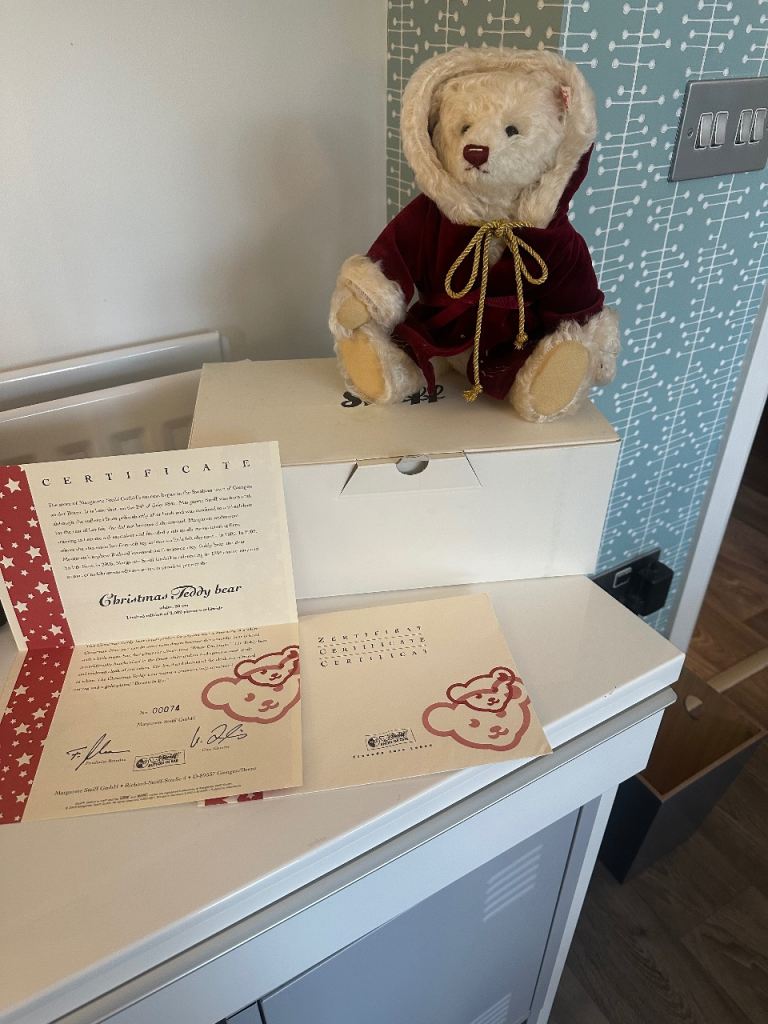 Genuine STEIFF 2005 Christmas Bear