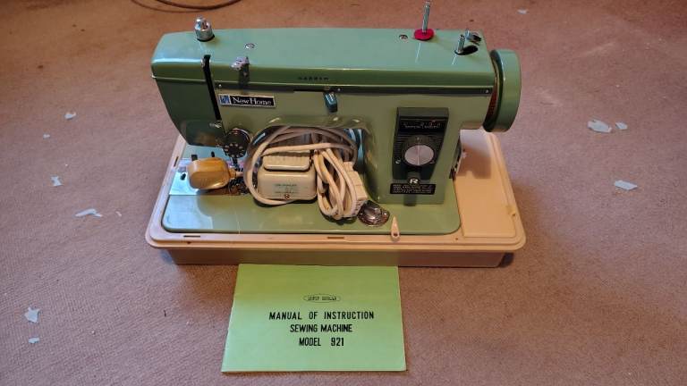Electric Sewing Machine - Model: New Home 921 with Manual and Case