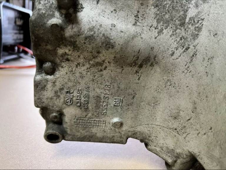 VAUXHALL INSIGNIA ASTRA J 2.0 CDTI ENGINE OIL SUMP WITH SENSOR WITHOUT PIPE