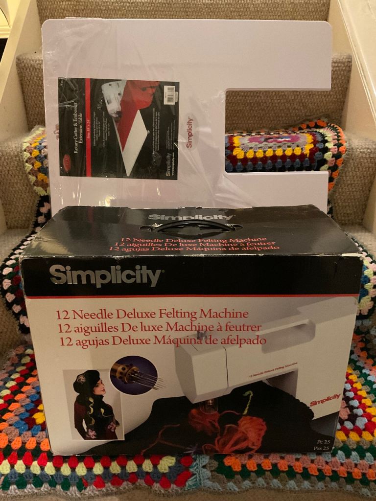Simplicity Deluxe Needle Felting Machine & *NEW* extension table