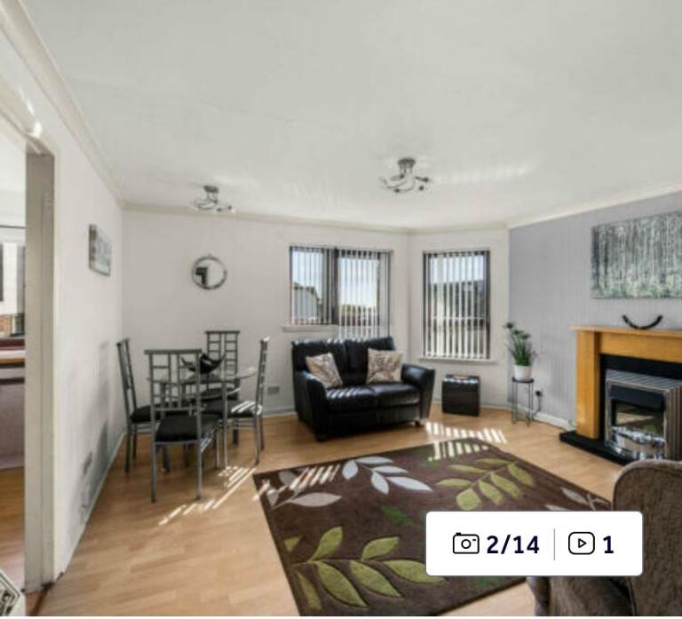 Furnished Bright 2 Bedroom Apartment 