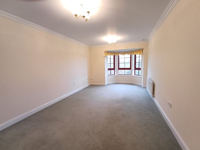 2 bedroom flat in Orchard Brae Avenue, Orchard Brae, Edinburgh, EH4 2GA