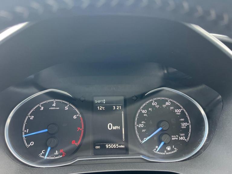 2017 Toyota Yaris 1.5 VVT-i Icon Tech Euro 6 5dr HATCHBACK Petrol Manual