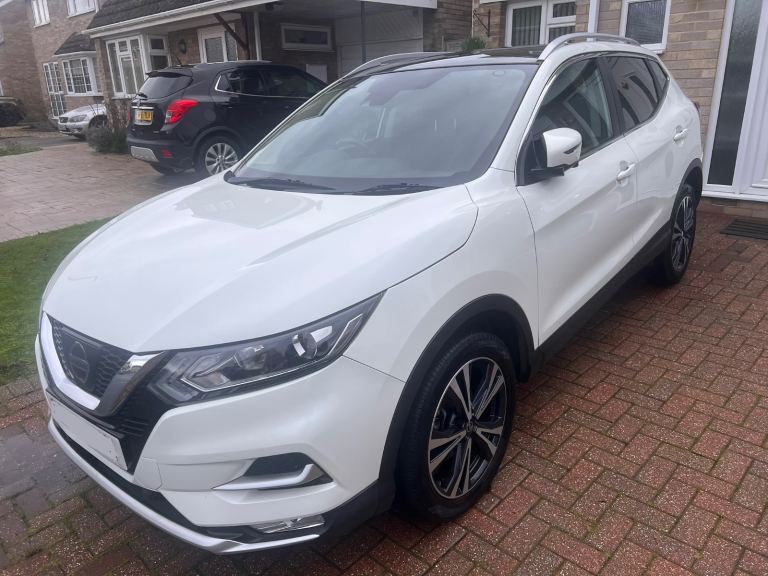 NISSAN QASHQAI N-CONNECTA DIG-T 163 PANORAMIC ROOF