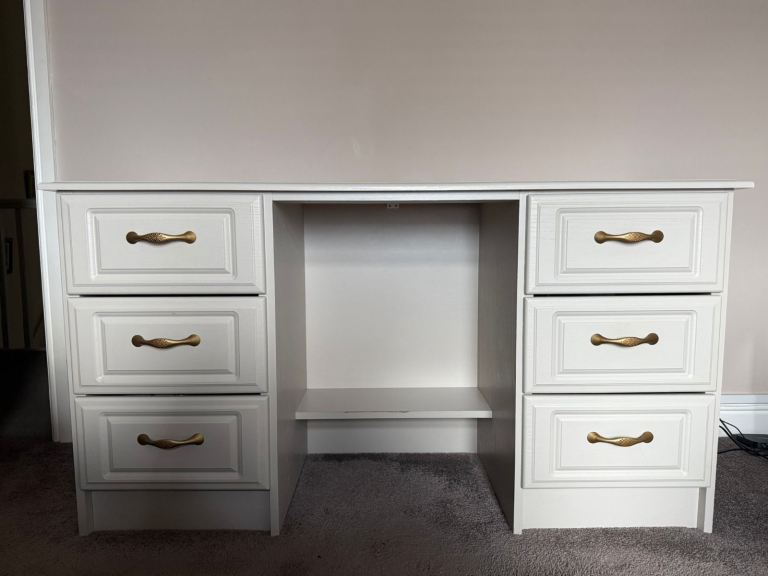 Ivory Dressing Table with Mirror, Stool and 2 bedside tables 
