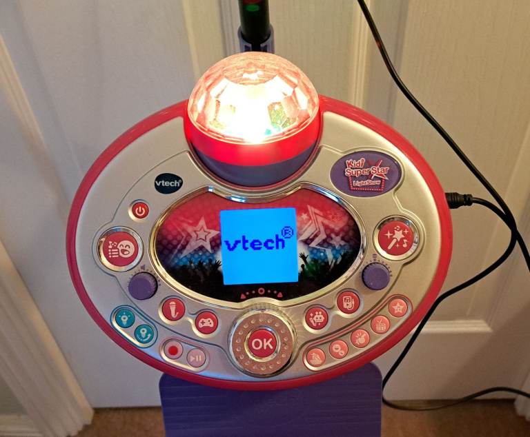 Karaoke machine - Vtech kidi superstar lightshow with microphobe