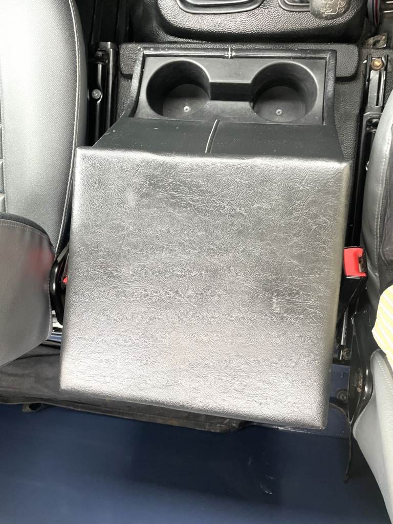  LAND ROVER DEFENDER 110 HIGH CAPACITY PICK UP - 2.2 TDCI - MANUAL - 