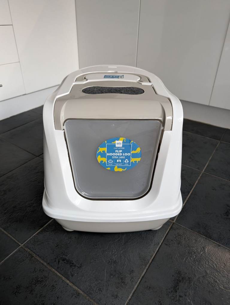 Cat flip hooded loo extra large ( litter tray) NEW