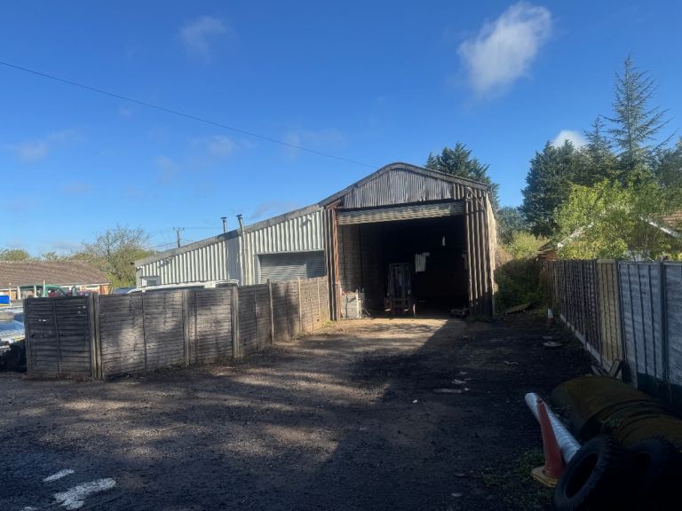 UNIT AND YARD TO RENT IN DENMEAD