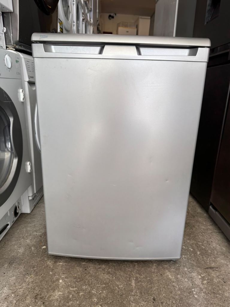 BEKO UNDER COUNTER NICE JUST FRIDGE WITH WARRANTY