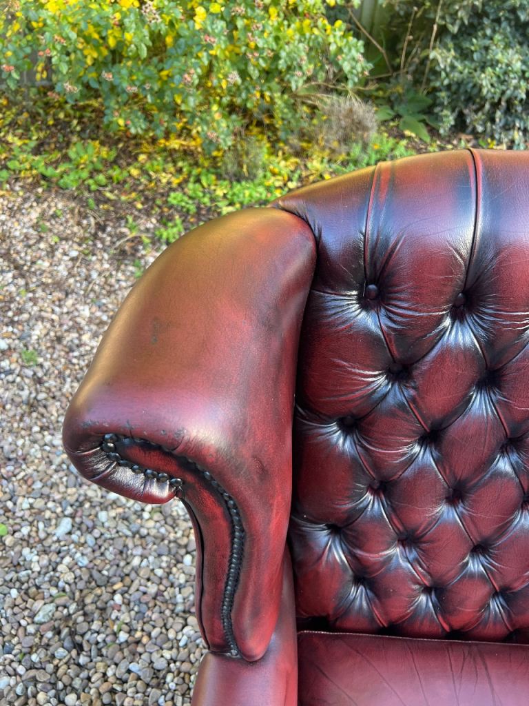 Beautiful Chesterfield Thomas Lloyd Oxblood Leather Queen Anne Chair