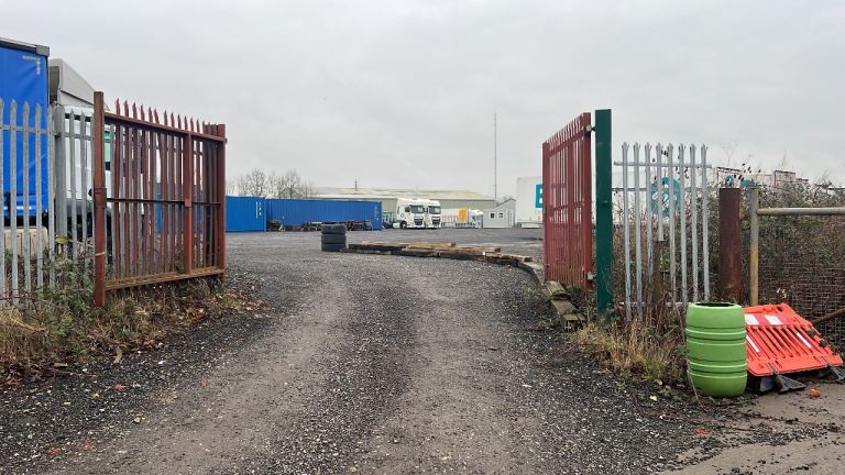 HGV Truck Parking in Membury, RG17 7TJ