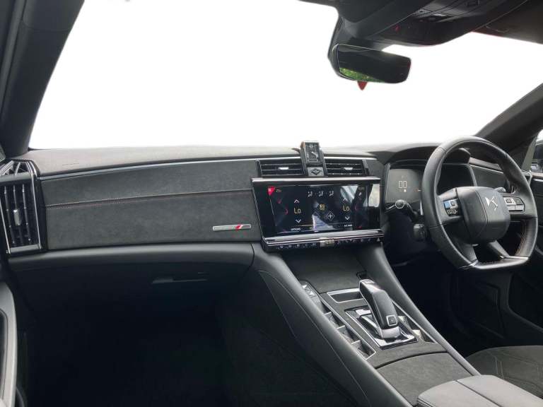 2022 DS Automobiles Ds 9 1.6 PureTech 225 Performance Line + 4dr EAT8 Saloon Automatic