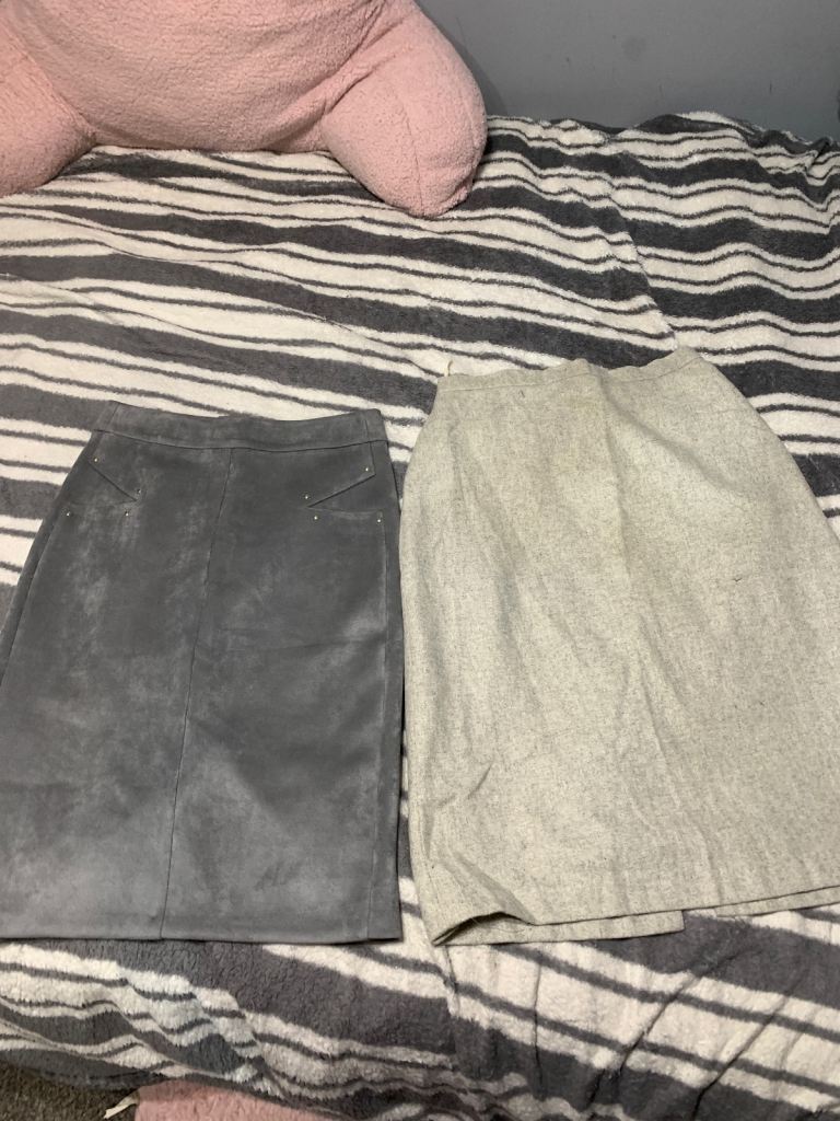 SIZE  8 SET OF 2 LADIES PENCIL SKIRTS