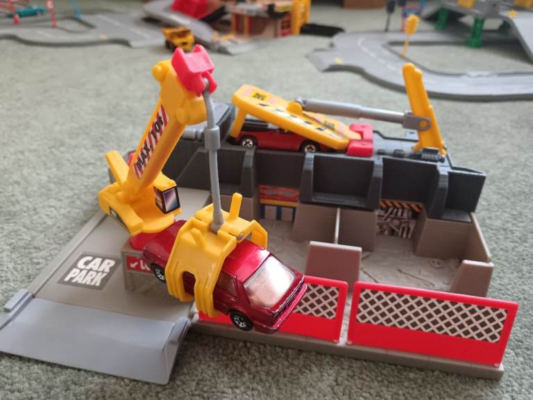 Hot Wheels Car Crusher Playset