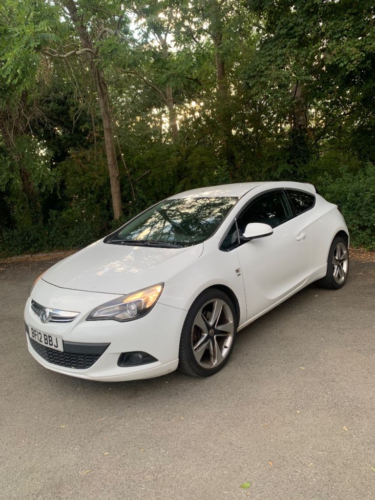 Vauxhall, ASTRA GTC, Hatchback, 2012, Manual, 1956 (cc), 3 doors