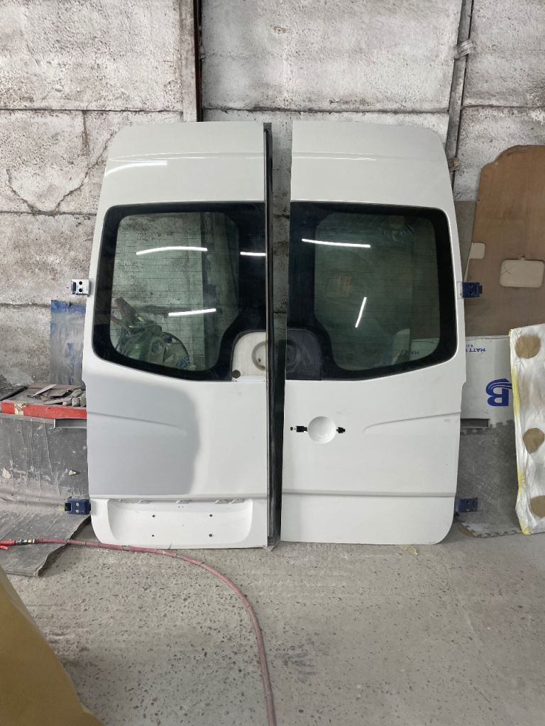Vw crafter rear doors with windows 2015