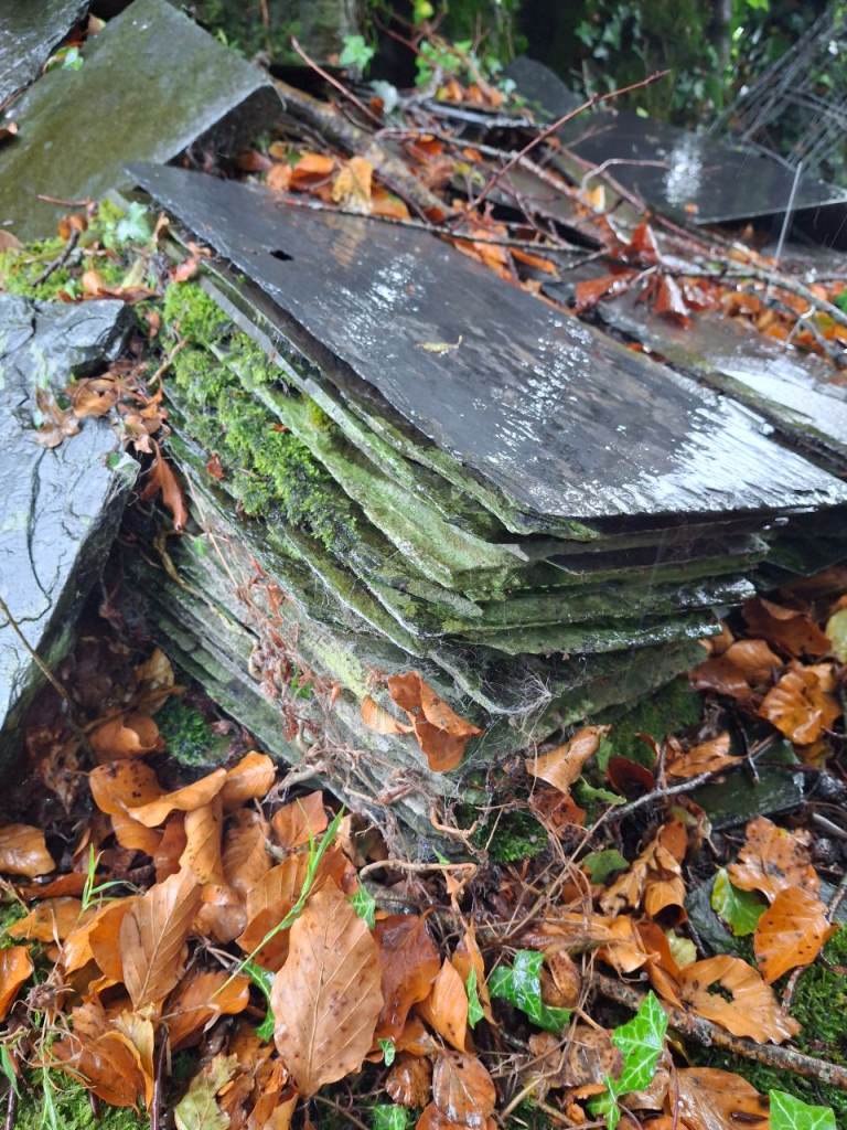 Reclaimed Grey Slate Roof Tiles – Fair Condition