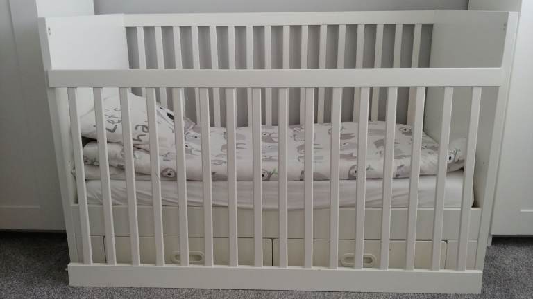 IKEA STUVA Cot Bed White With 2 STUVA GRUNDLIG Drawers & Mattress5