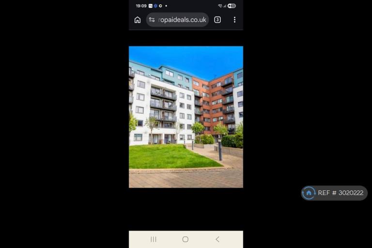 2 bedroom flat in Southwell Park Road, Camberley, GU15 (2 bed) (#3020222)