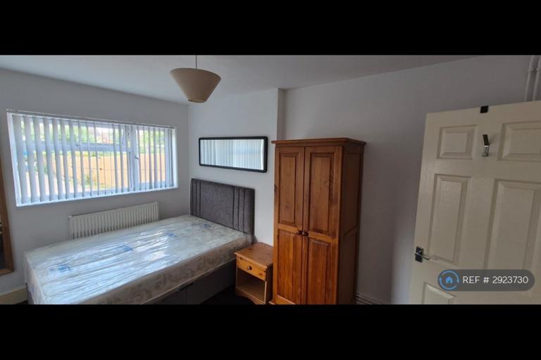 1 bedroom in Cheney Manor Road, Swindon, SN2 (#2923730)