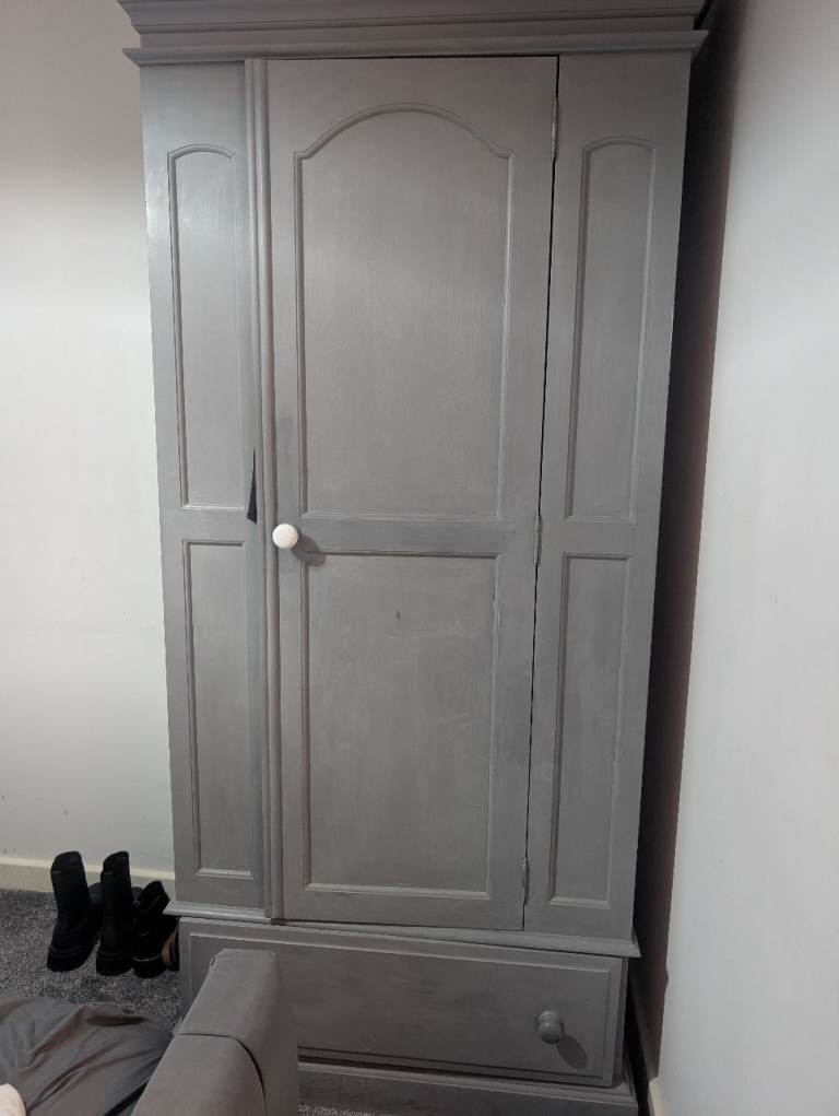Free pine furniture 