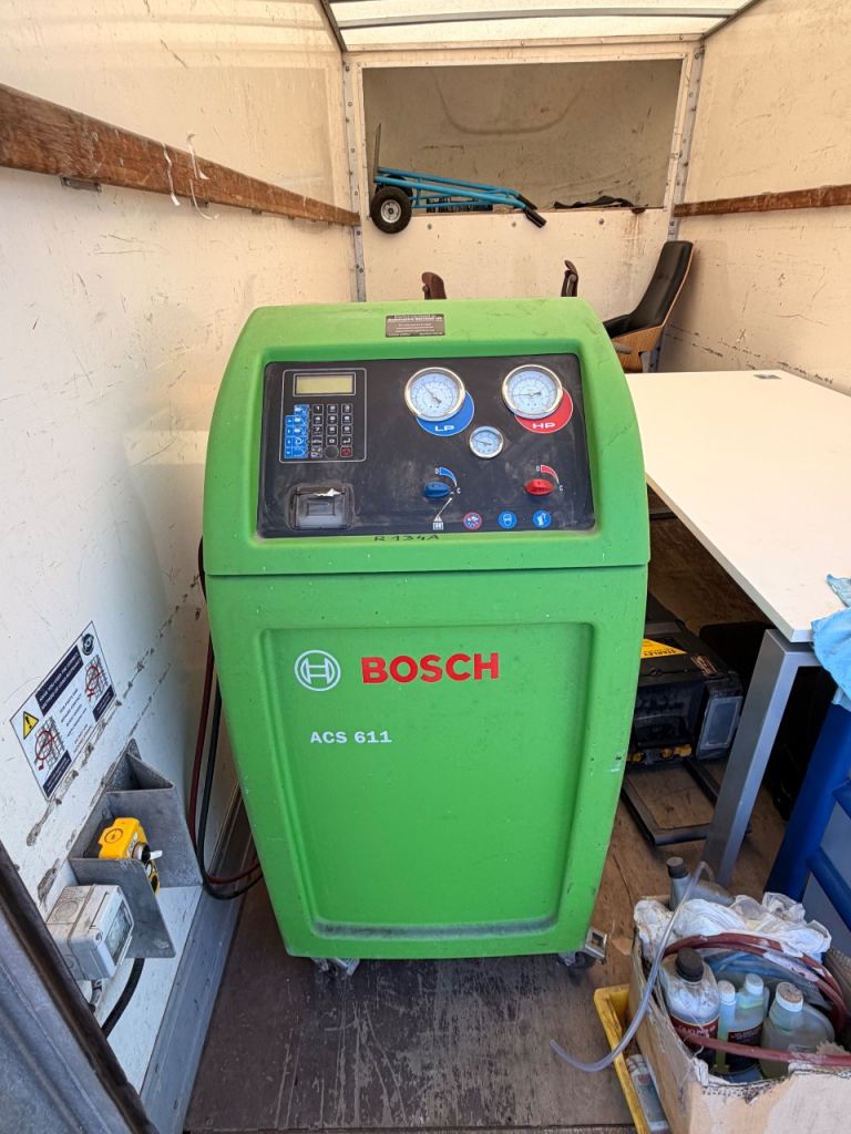 Bosch ACS611 Air Conditioning Portable Service Machine