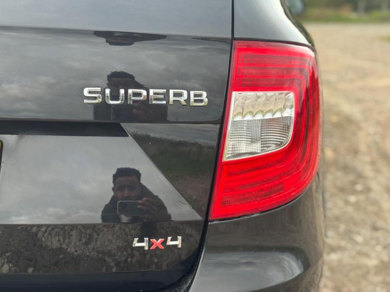 2014 Skoda Superb 2.0 TDI Elegance DSG 4WD Euro 5 (s/s) 5dr ESTATE Diesel Automatic