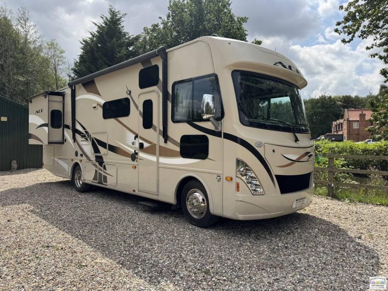 Thor ACE 30.1 - RV - 8 berth - 4 belts - end bedroom - RV for sale