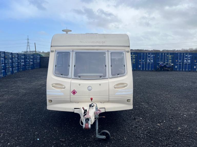 Avondale 4 berth twin axel end washroom 