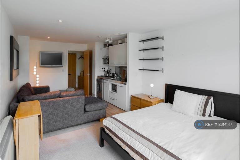 Studio flat in Long Lane, London, SE1 (#2814147)