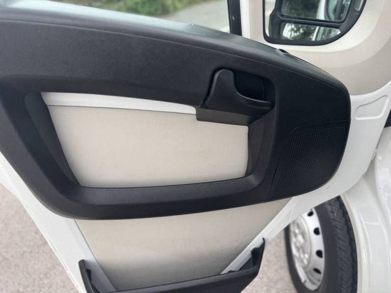 2020 Peugeot Boxer 2.0 BlueHDi 335 Built for Business Professional Crew Van 5dr Diesel Manual  PA...