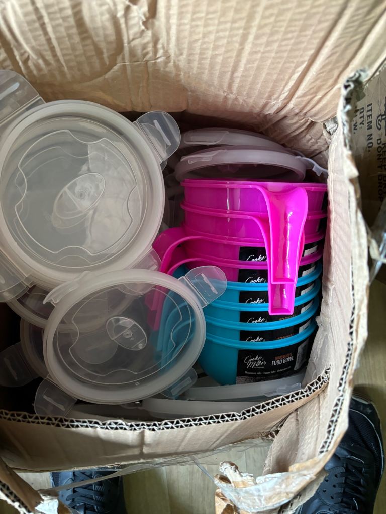 Microwaveable tubs with clip lids 