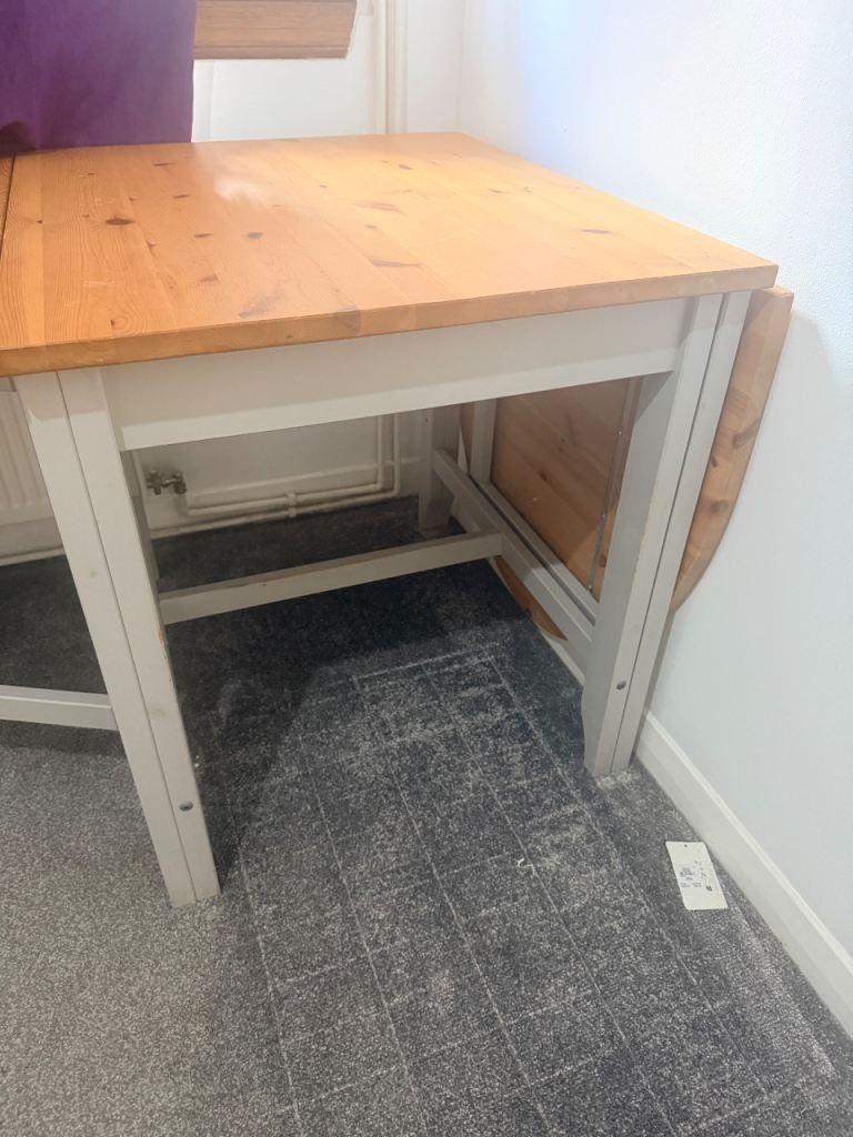 Pine Drop-Leaf Dining Table – Good Condition