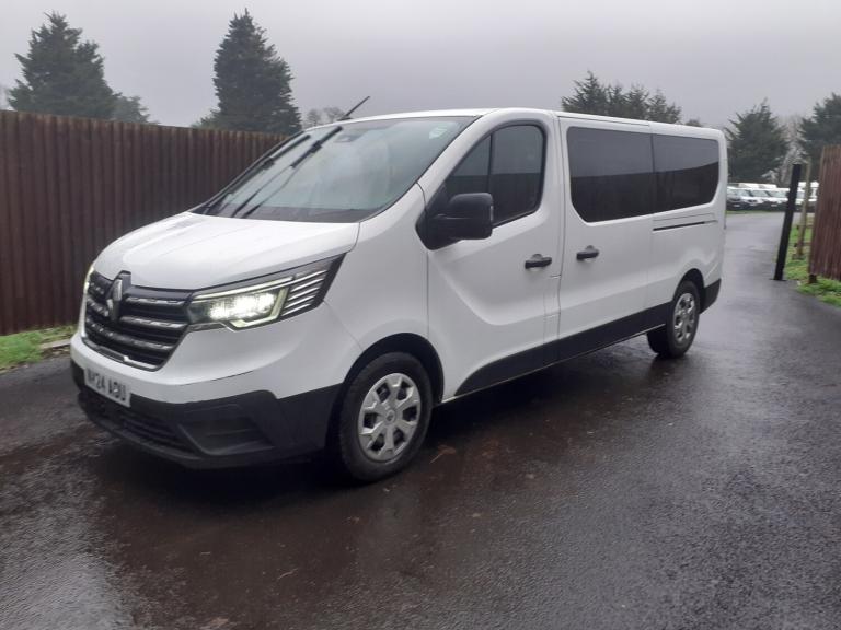 2024 Renault Trafic LL30 Blue dCi 110 Advance 9 Seater Minibus ! NO VAT ! MPV Diesel Manual