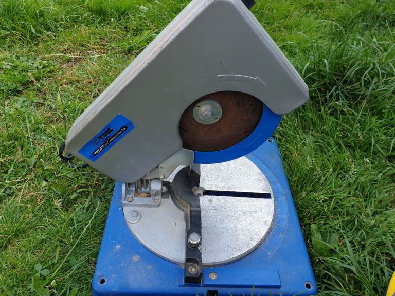 NUTOOL COMPACT 800W 205MM BLADE COMPOUND MITRE SAW IN GOOD WORKING ORDER + CAN BE SEEN WORKING