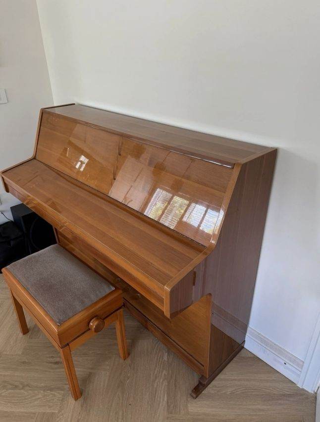 Kimball Upright Piano made in USA 3 pedals *matching adj stool* tuned concert pitch