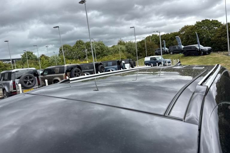 2025 Land Rover Defender 110 3.0 D250 MHEV X-Dynamic SE Auto 4WD Euro 6 (s/s) 5dr SUV Automatic