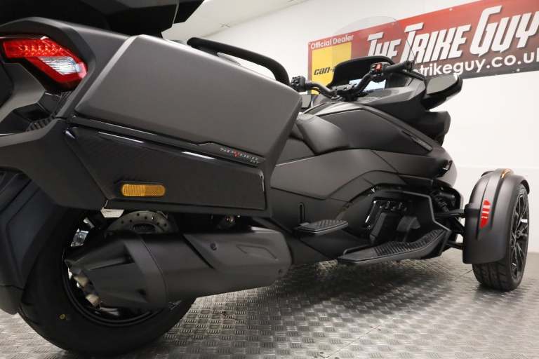 2025 Can-Am Spyder RT Limited Trike Carbon Black - IN STOCK NOW 