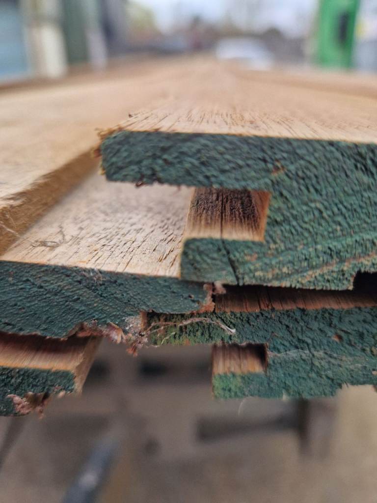 Red Grandis cladding  110mm cover 20mm thick  new stock. limmited amout bargain at £3.90pm