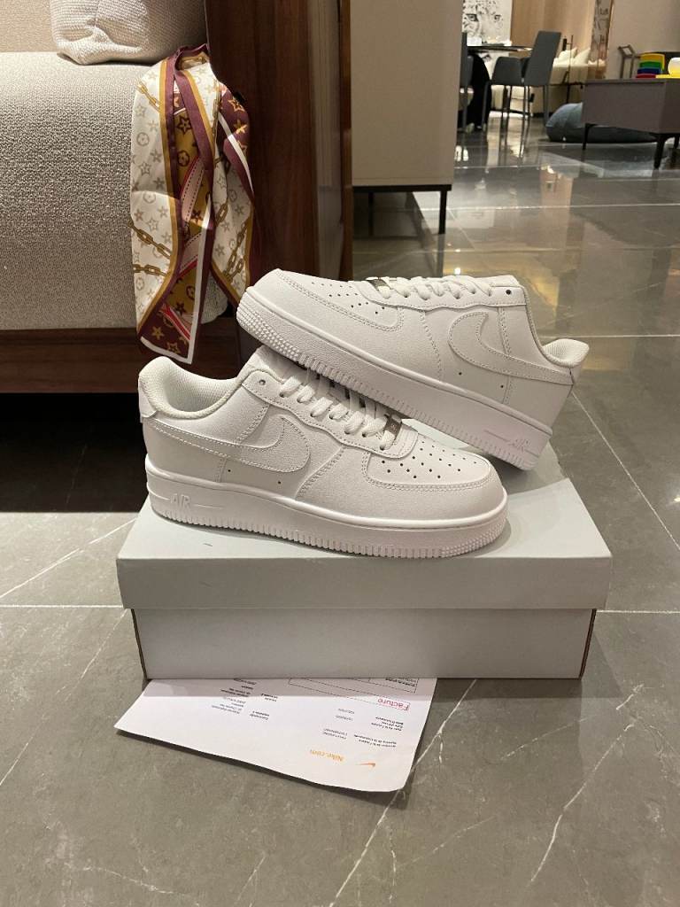Nike Air Force 1 Low '07 White Size 9