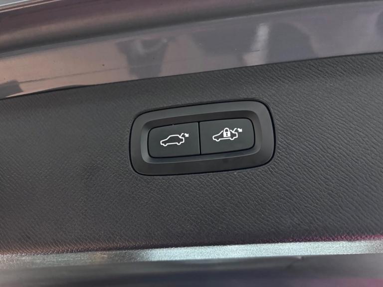 2021 Volvo XC90 2.0 B5 MHEV R-Design Auto 4WD Euro 6 (s/s) 5dr ESTATE Petrol/Electric Hybrid Auto...