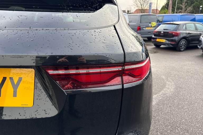 2023 Jaguar F-Pace 2.0 D200 MHEV R-Dynamic Black Auto AWD Euro 6 (s/s) 5dr SUV DIESEL Automatic