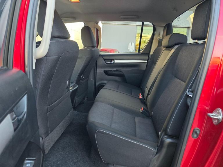 2017 Toyota Hilux Invincible D/Cab Pick Up 2.4 D-4D PICK UP DIESEL Manual