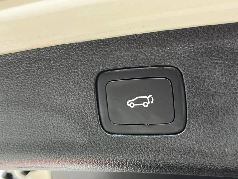 2024 MG MG HS 1.5 T-GDI 16.6kWh Trophy SUV 5dr Petrol Plug-in Hybrid Auto Euro 6 (s/s) (2 ESTATE ...