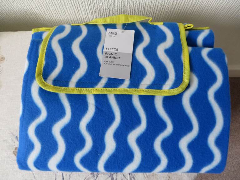 New from M/S Large picnic blanket waterproof also