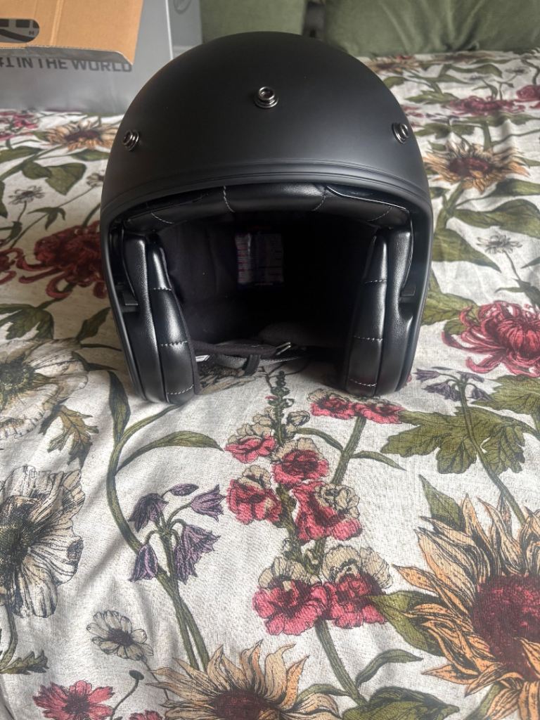 V31 Crash Helmet (NEW)