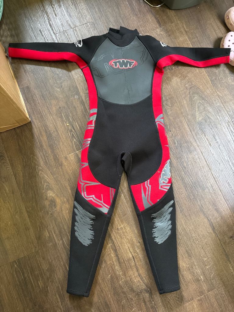 TWF Kids Wetsuit - Black and Red, Good Condition